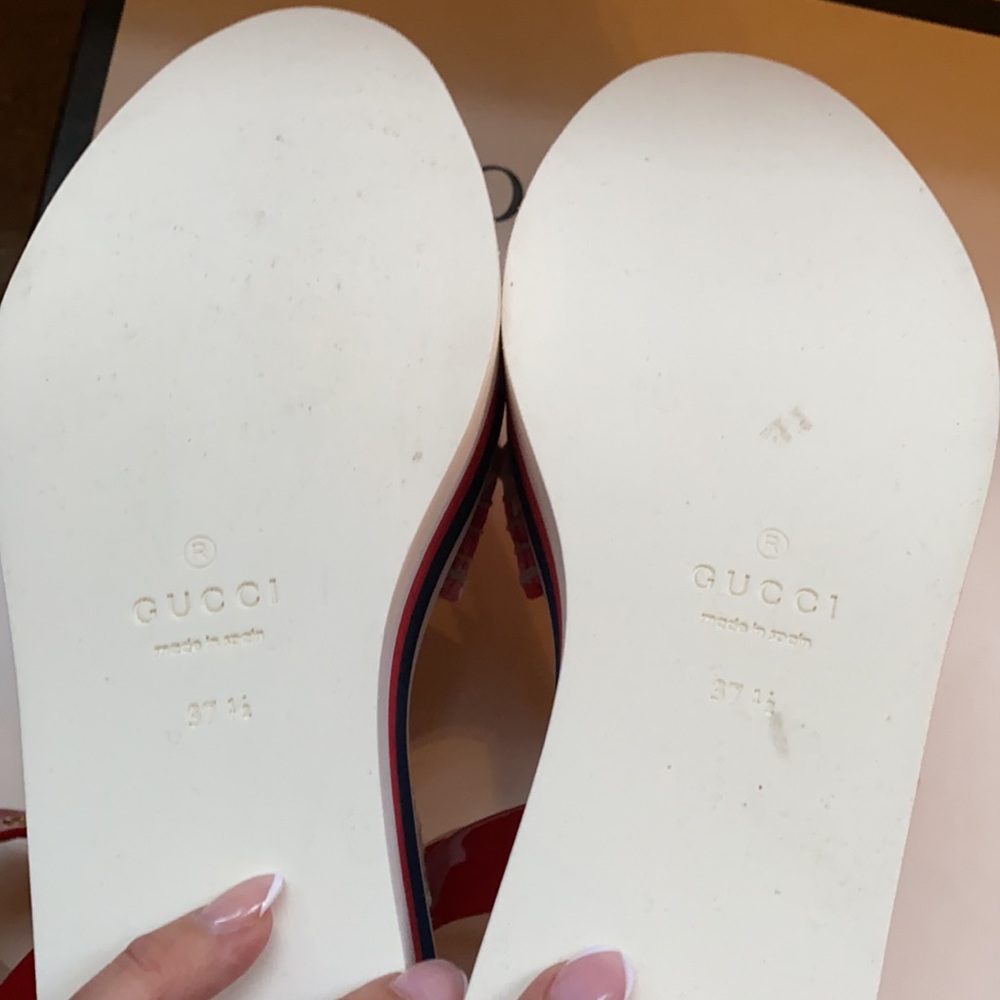 SOLD!!Gucci sandals β€οΈπ - Picture 6 of 6